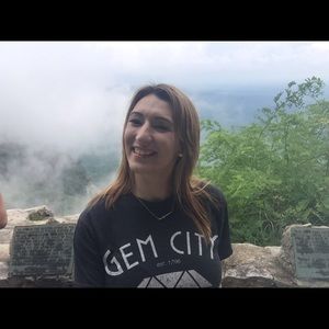 Meet your Posher, Amanda